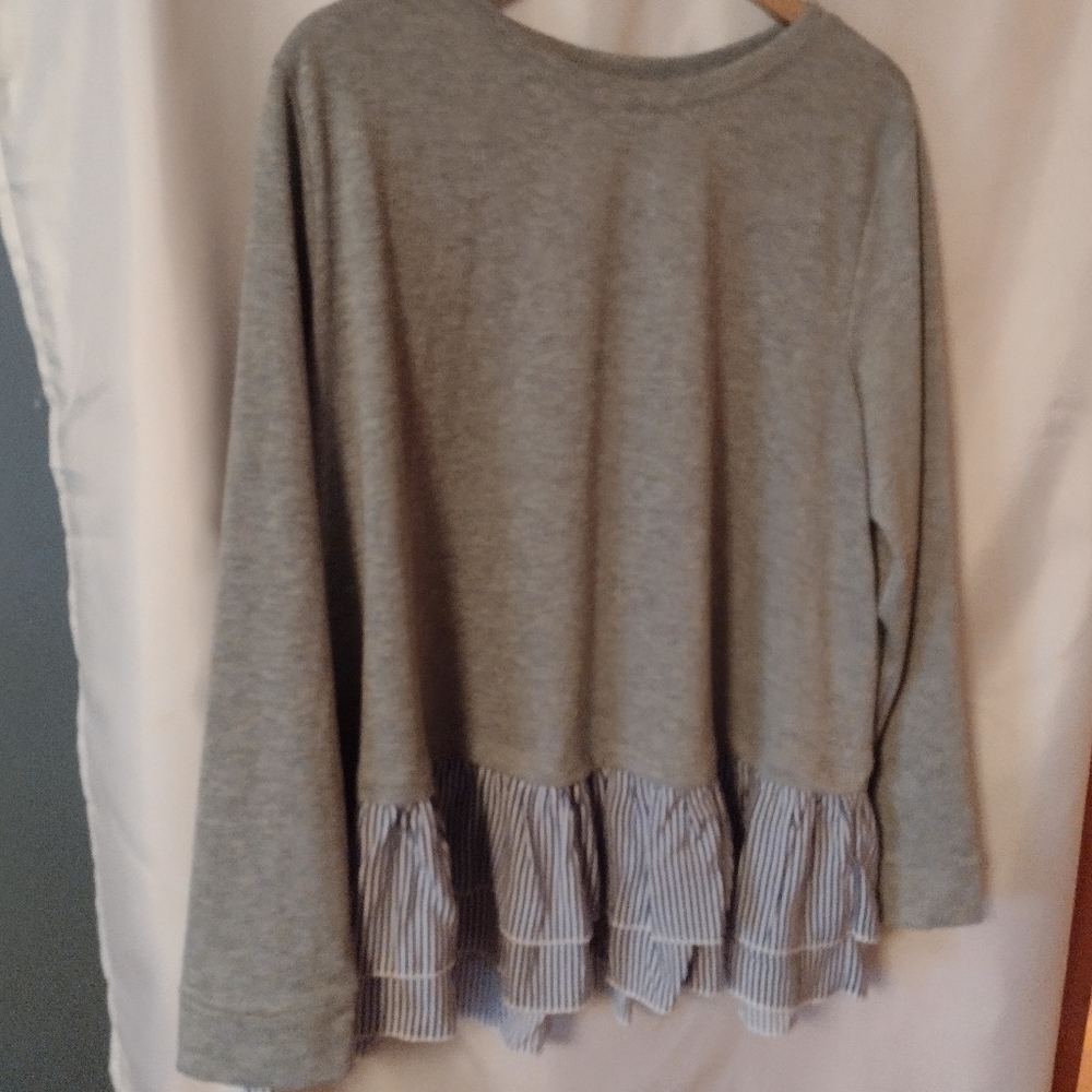 Lane Bryant size 18/20 long sleeve casual top